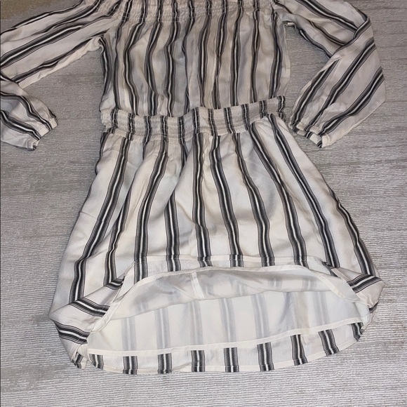 Dynamite | Off-shoulder Mini - Picture 4 of 4